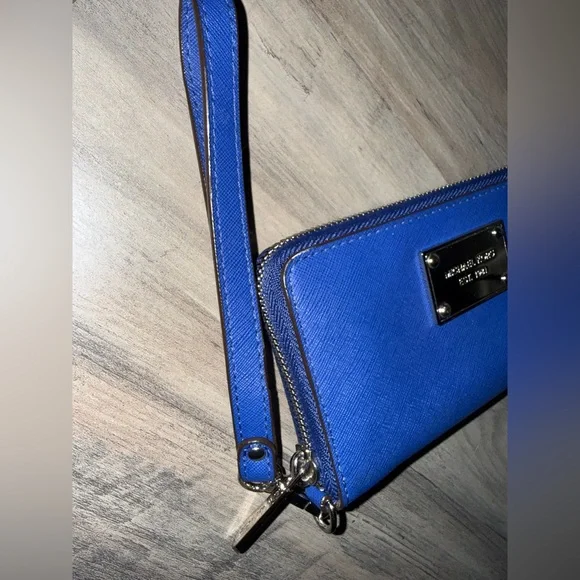 Michael Kors Vibrant Blue Wristlet - Picture 2 of 6